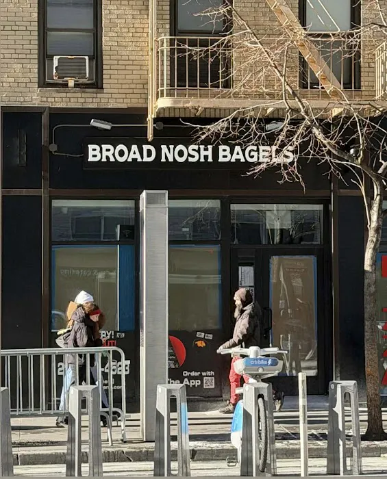 Broad Nosh Bagels Deli & Catering 52nd Street Picture 2