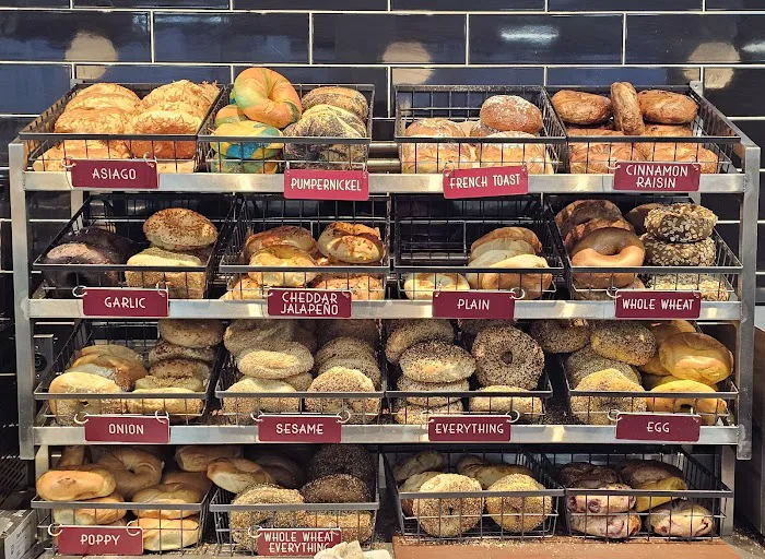 Broad Nosh Bagels Deli & Catering 52nd Street Picture 9