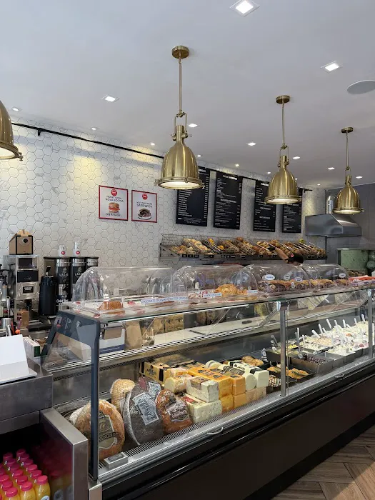 B&B BAGELS Picture 3