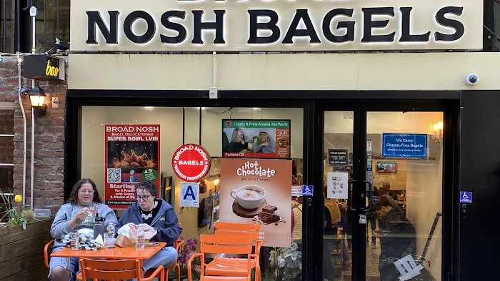 Broad Nosh Bagels Deli & Catering 58th Street Picture 3