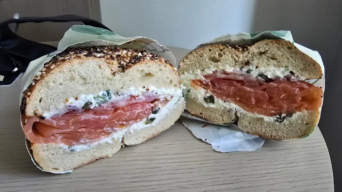 Broad Nosh Bagels Deli & Catering 58th Street Picture 6