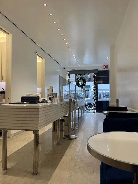 Lady M Cake Boutique - Upper East Side Picture 3