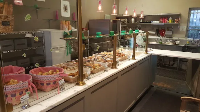 Miss Madeleine Picture 3