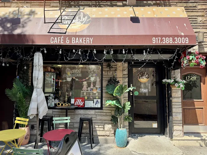 Crumbly Cafe & Bakery Picture 10