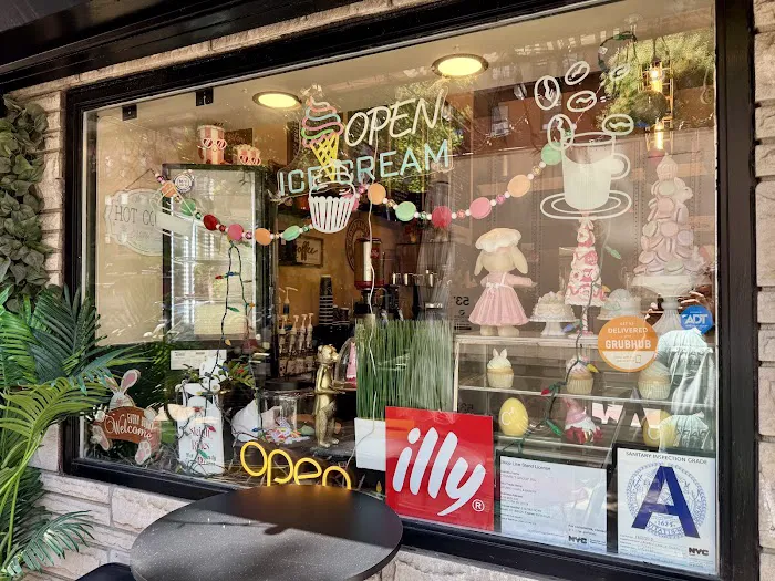 Crumbly Cafe & Bakery Picture 1