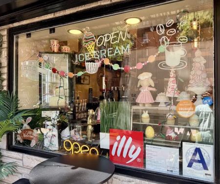 Crumbly Cafe & Bakery