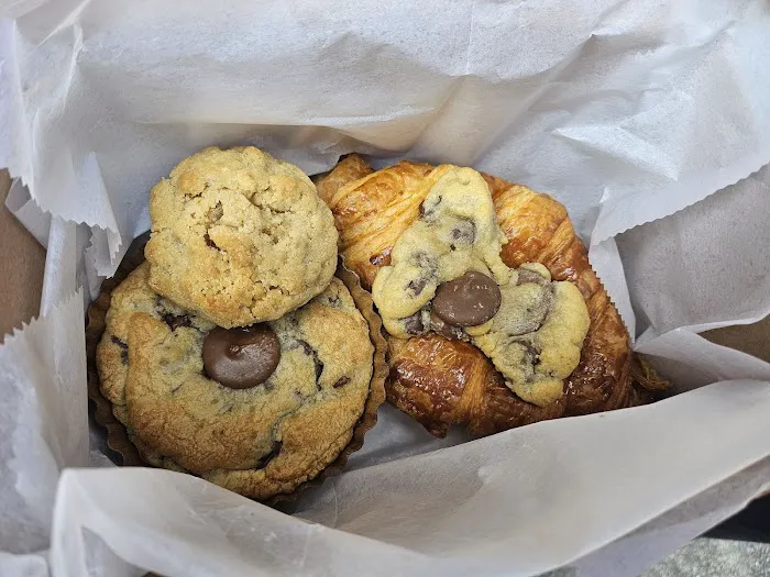 Janie's Life-Changing Baked Goods Picture 8