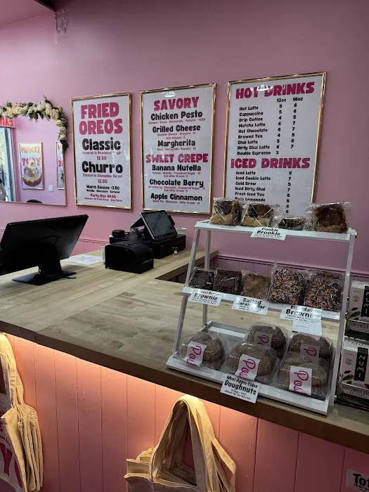 Posh Pop Bakeshop Picture 3