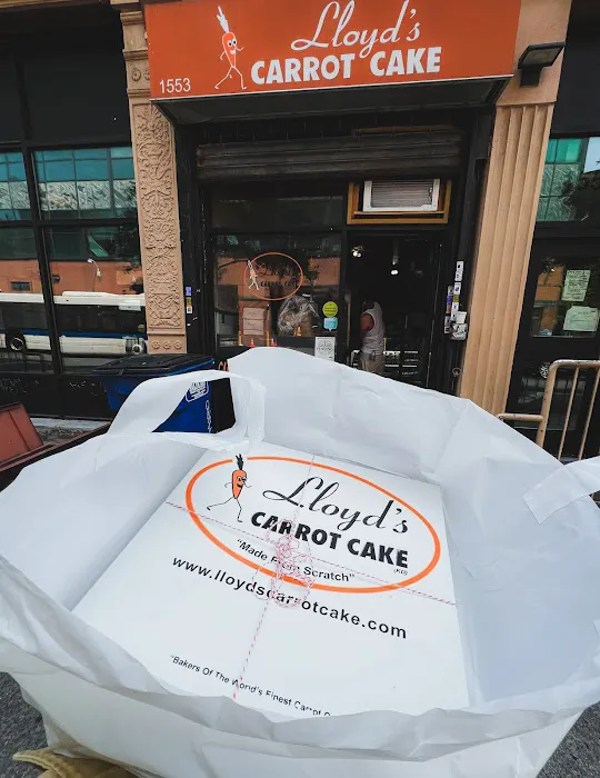 Lloyd's Carrot Cake Café Picture 2