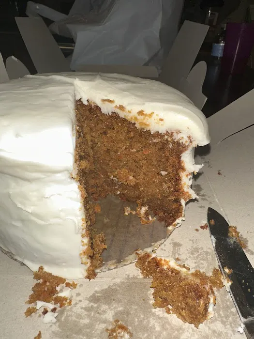 Lloyd's Carrot Cake Café Picture 7