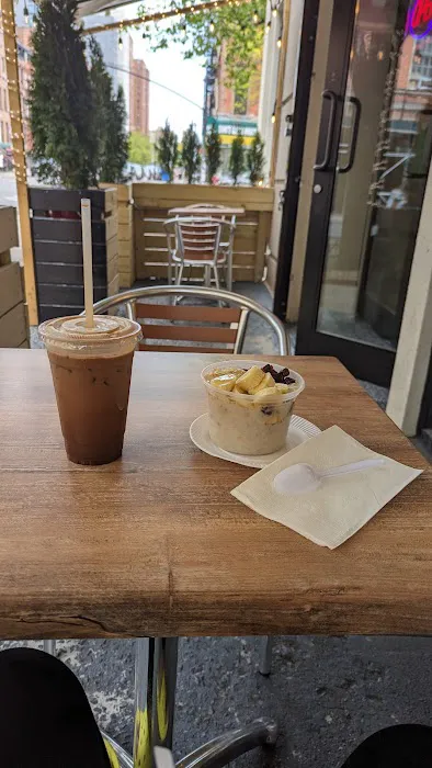 Good Eats BakeShop Picture 5