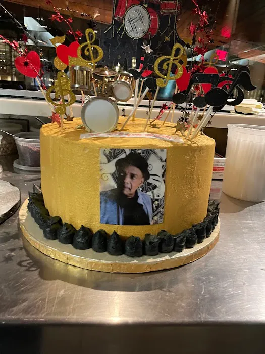 Cake + Arrow Cakes LLC Picture 2