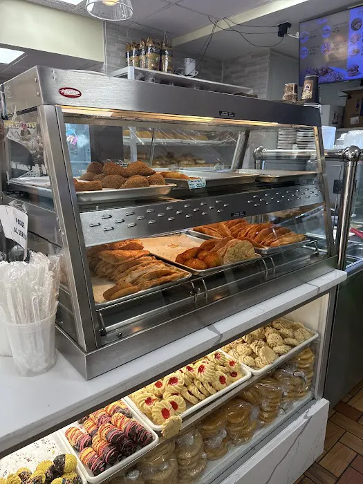 5 Estrellas Bakery & Cafe Picture 1