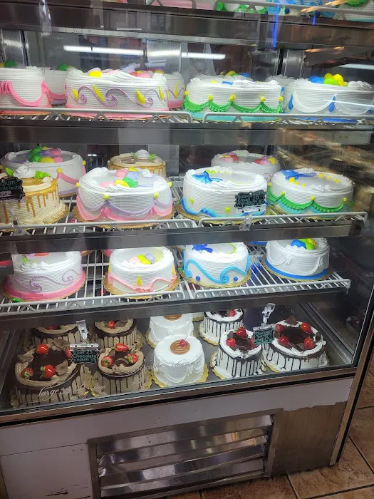 5 Estrellas Bakery Corporation Picture 3