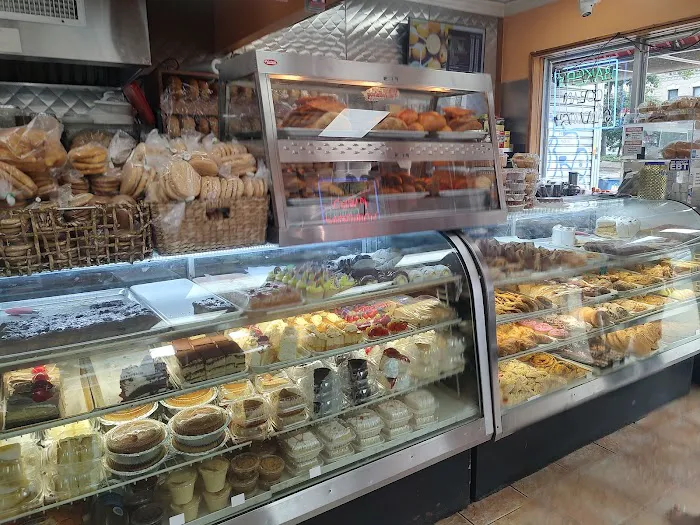 5 Estrellas Bakery Corporation Picture 6