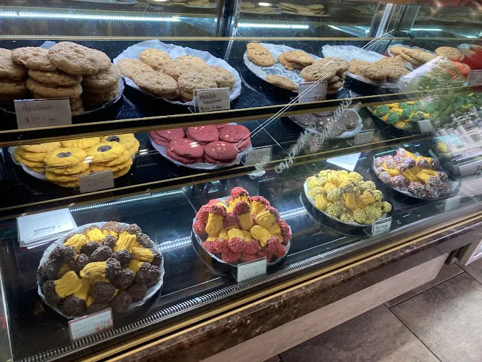 Carrot Top Pastries Picture 3