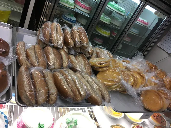 El Manantial Bakery Picture 5