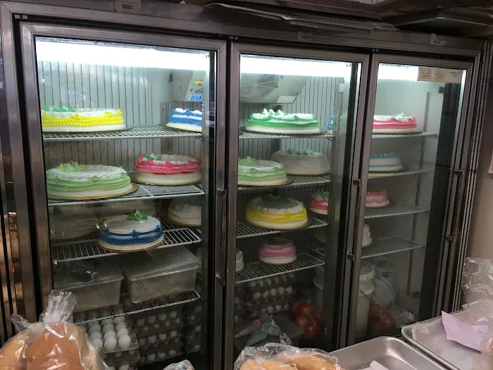 El Manantial Bakery Picture 7