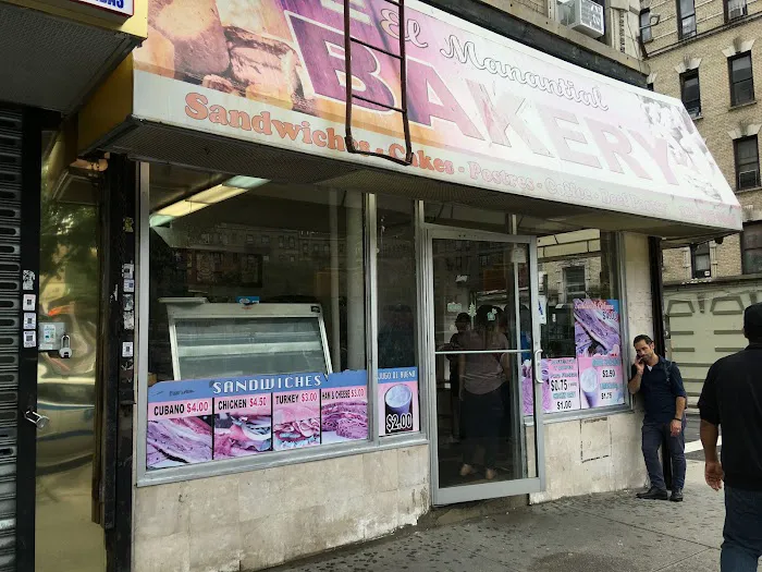 El Manantial Bakery Picture 3