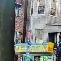 Johnny's Caribbean Bakery & Resturant ico