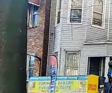 Johnny's Caribbean Bakery & Resturant