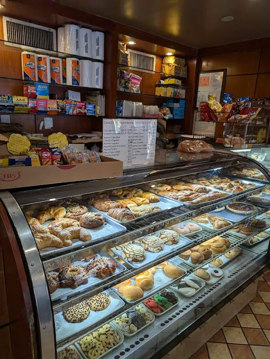 Fort Washington Bakery & Deli Picture 3