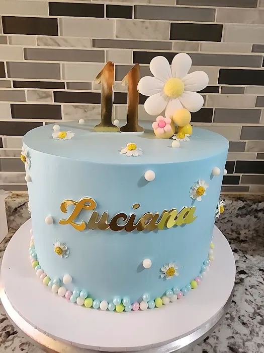 Sweet Dreams Q.F. Cake's Picture 10