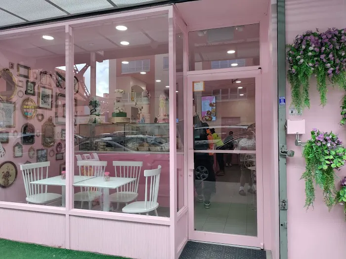 HAPPY CAKE BAKERY Picture 2