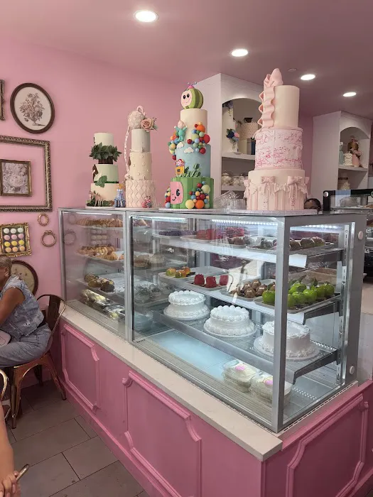 HAPPY CAKE BAKERY Picture 4