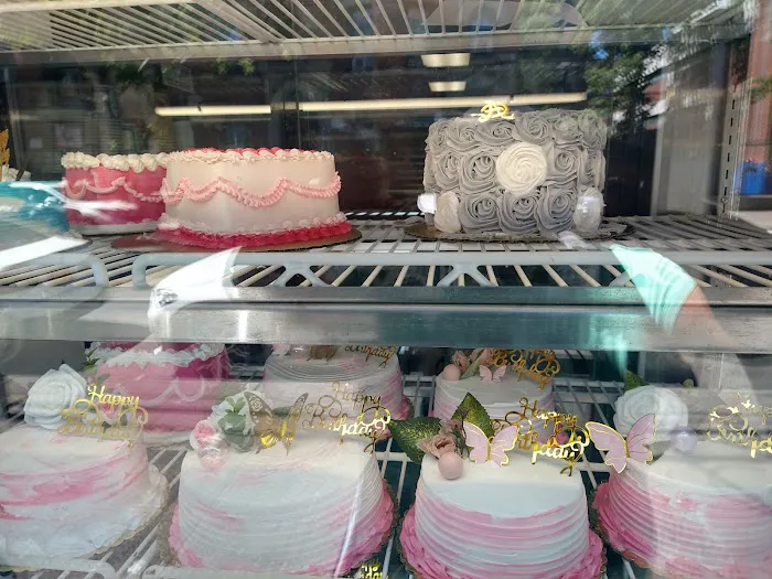 Mi Bakery & Cafe Picture 9