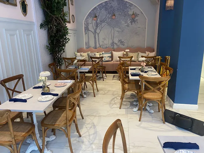 Happy Cake Bistro Picture 8