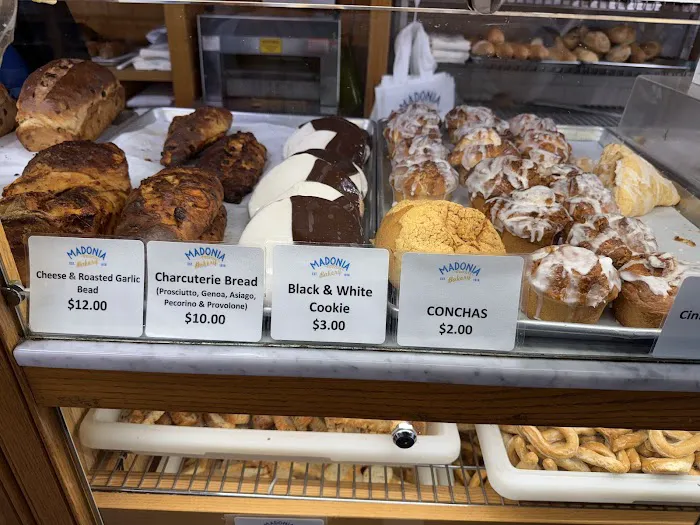 Addeo & Sons Bakery Picture 4