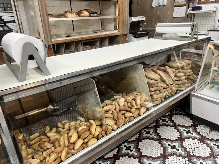 Addeo & Sons Bakery Picture 3