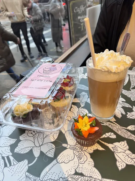 Fantasia Cakes Picture 4