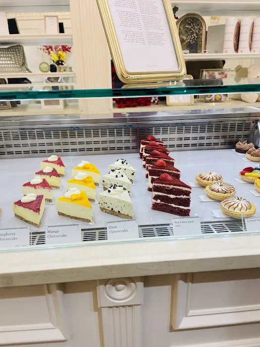 Asrar Paris Picture 7