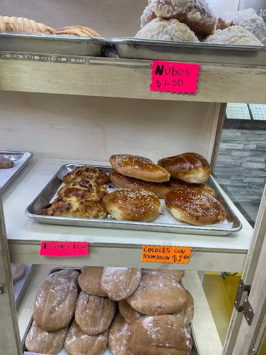 La Diana Bakery Picture 7