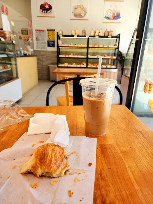 Apollo Bakery III Picture 1