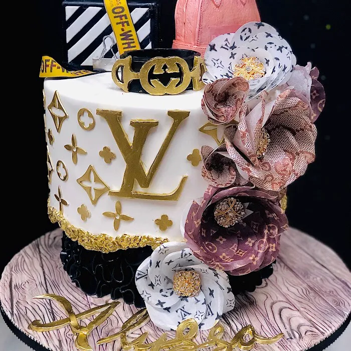 Sugar dreams cake shop, Specially on cakes cupcakes and more ! Cake Cupcakes + Decoration Clases Available Picture 10