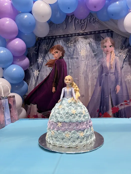 The Little Cupcake Pastry Shop Picture 2