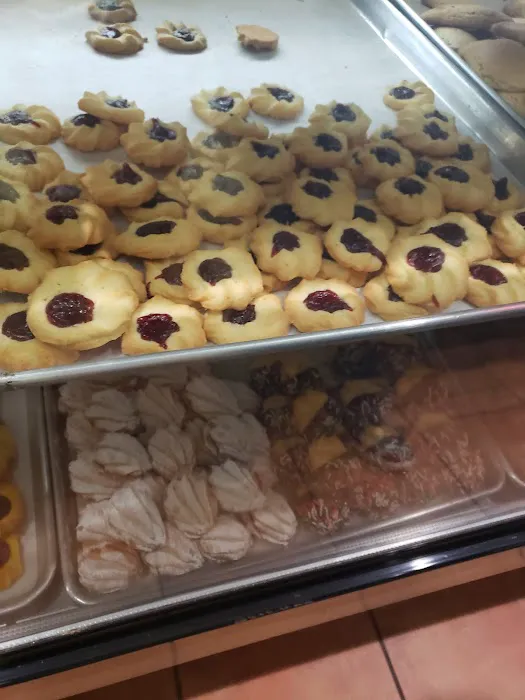 Ana's Bakery & Cafe Picture 6