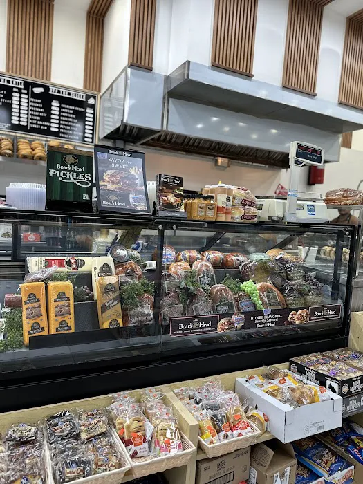 Moses Bagels & More Picture 7