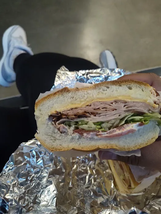 Moses Bagels & More Picture 5