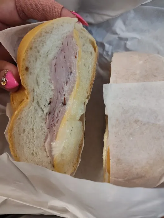 Moses Bagels & More Picture 4