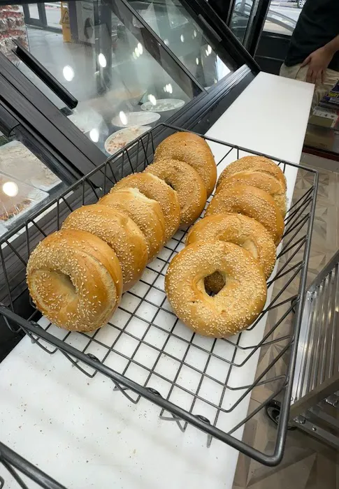 Moses Bagels & More Picture 1