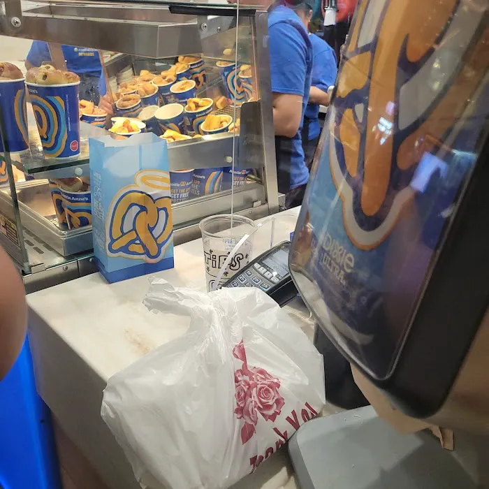Auntie Anne’s Picture 3