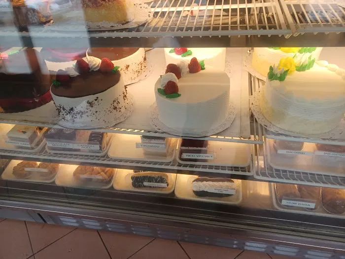 Sal & Dom's Pastry Shop Picture 5