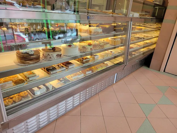 Sal & Dom's Pastry Shop Picture 7