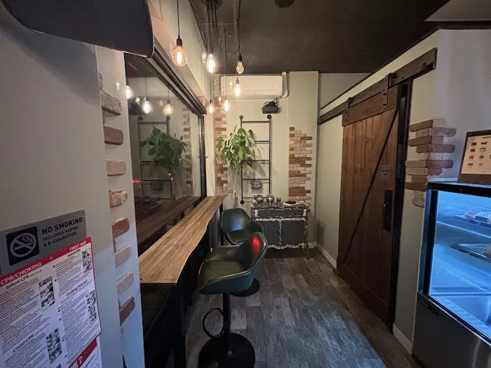 LITTLE SHARK Picture 1