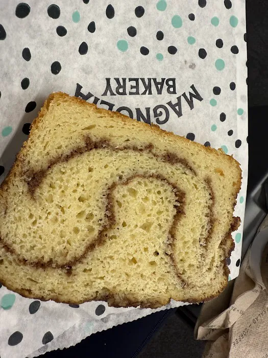 Magnolia Bakery – LaGuardia Airport: LGA Picture 4