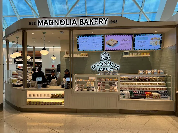 Magnolia Bakery – LaGuardia Airport: LGA Picture 9